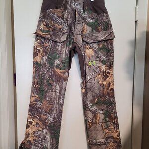 NWOT Men's Under Armour scent control camouflaged pants, 34/34